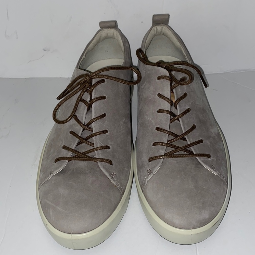 Ecco Men's Suede Leather Soft 8 Lace up Sneaker